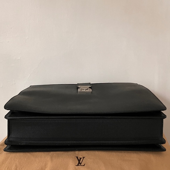 VINTAGE LOUIS VUITTON BLACK TAÏGA LEATHER PILOT BRIEFCASE - Picture 14 of 16